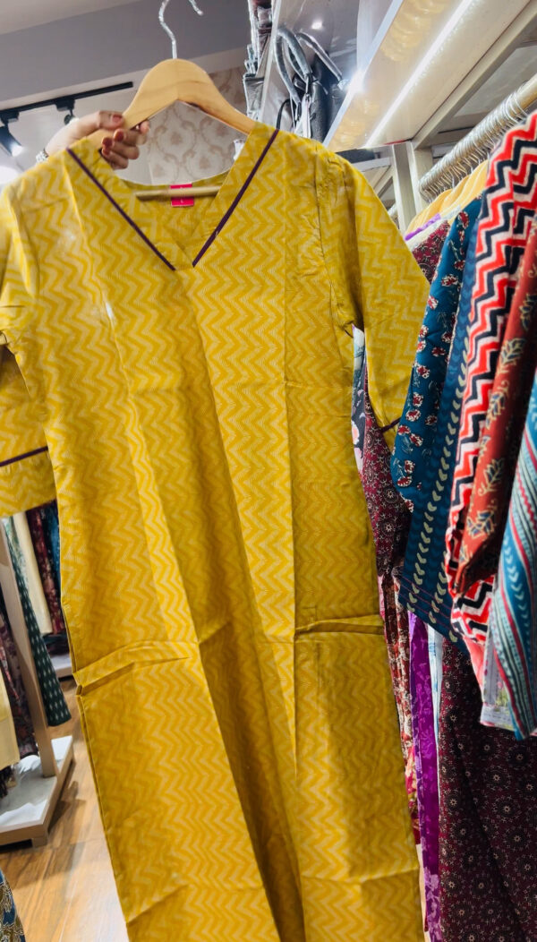 Women's Cotton Straight Kurti - Image 2