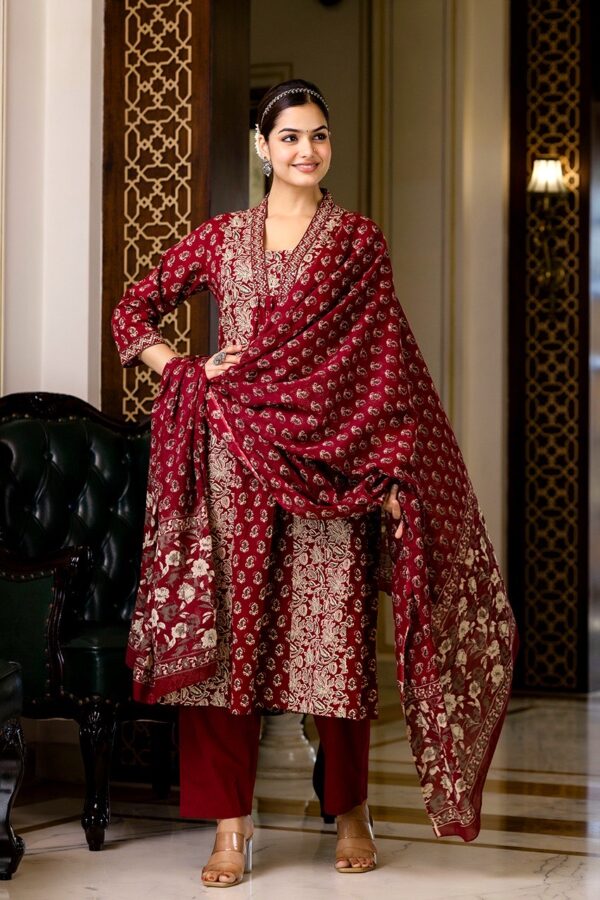 Women's Cotton Kurti Pant Dupatta Set - Image 3