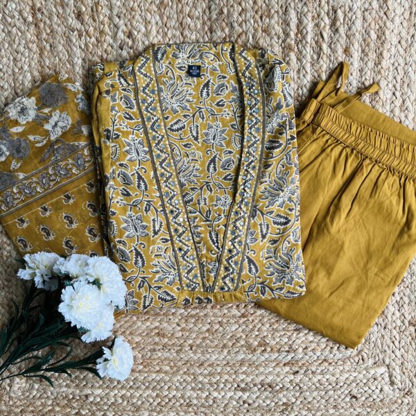 Women's Cotton Kurti Pant Dupatta Set
