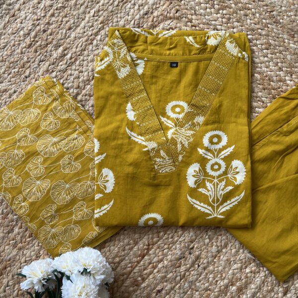 Women's Cotton Straight Kurti Pant Dupatta set
