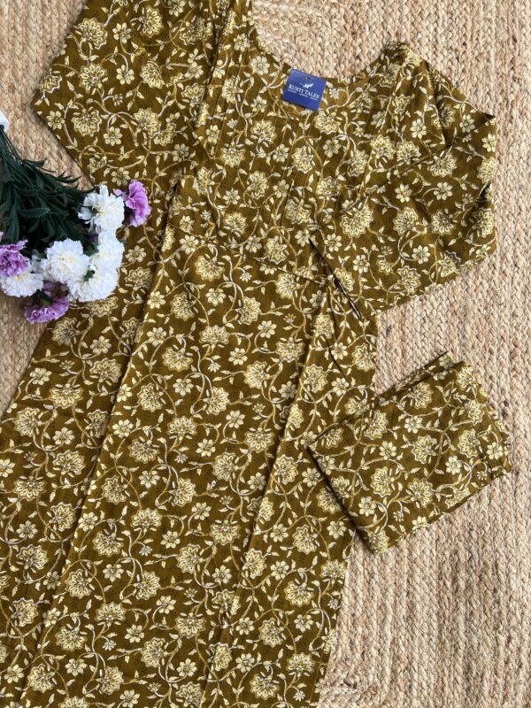 Women's Straight Cotton Kurti & Pant set - Image 2
