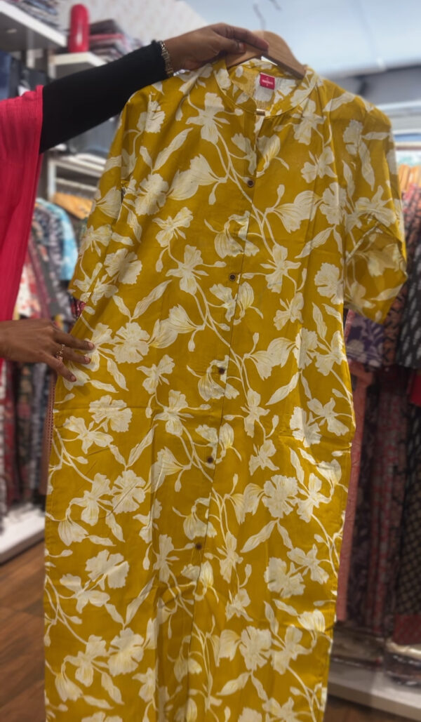 Women's Cotton Straight Kurti without Lining - Image 3