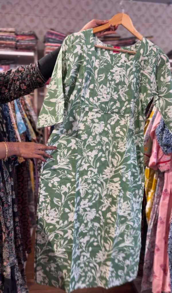 Women's Cotton Straight Kurti without Lining - Image 3